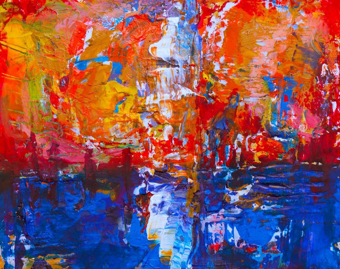Abstraktes expressionistisches Gemälde in leuchtenden Rot-, Orange- und Blautönen